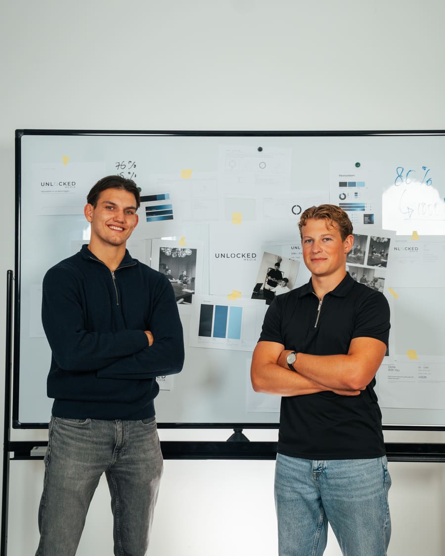 Youri en Quinn voor het moodboard in de studio van Unlocked Media